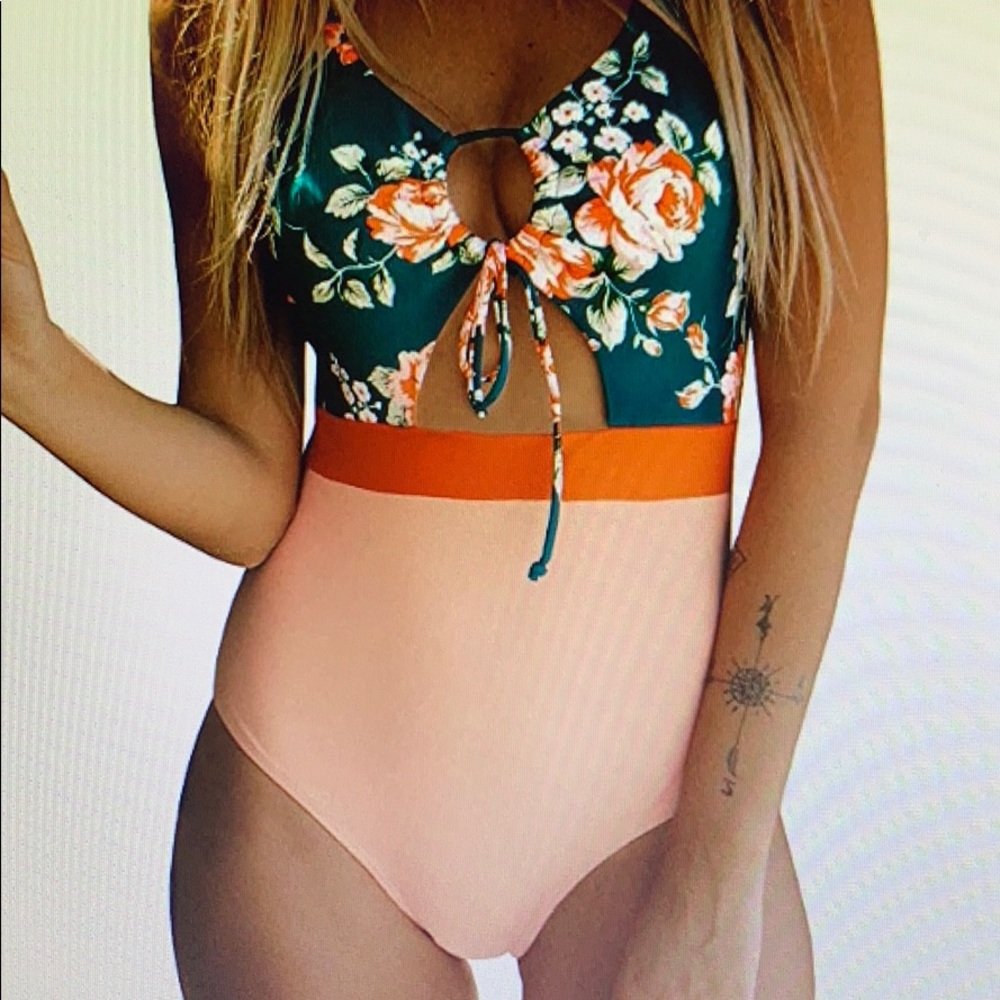 CUPSHE tie front floral one piece